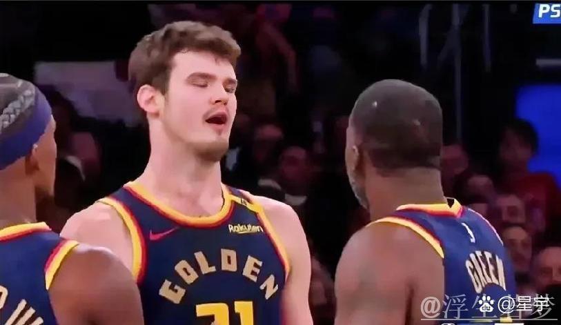 波斯特半场15分钟砍下11分2篮板2助攻，投篮命中率40%。